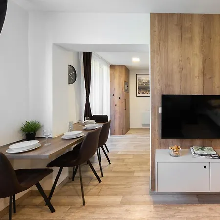 - Nella Premium Appartement Stožec