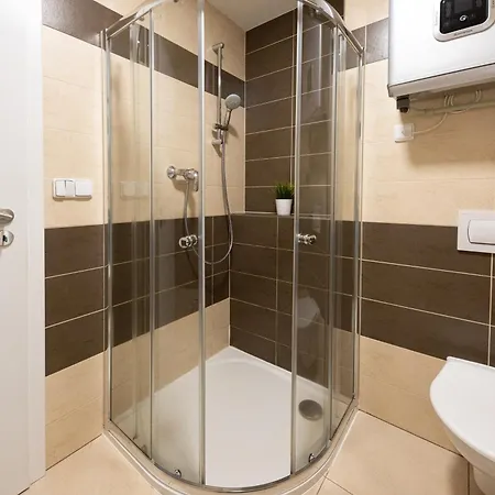 - Nella Premium Apartmán Stožec